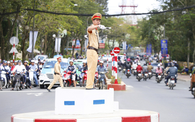 hiệu lệnh an toàn giao thông