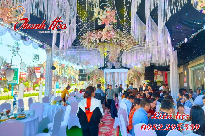 Nấu cỗ tại nhà Thanh Hoa còn cho thuê và trang trí phông rạp